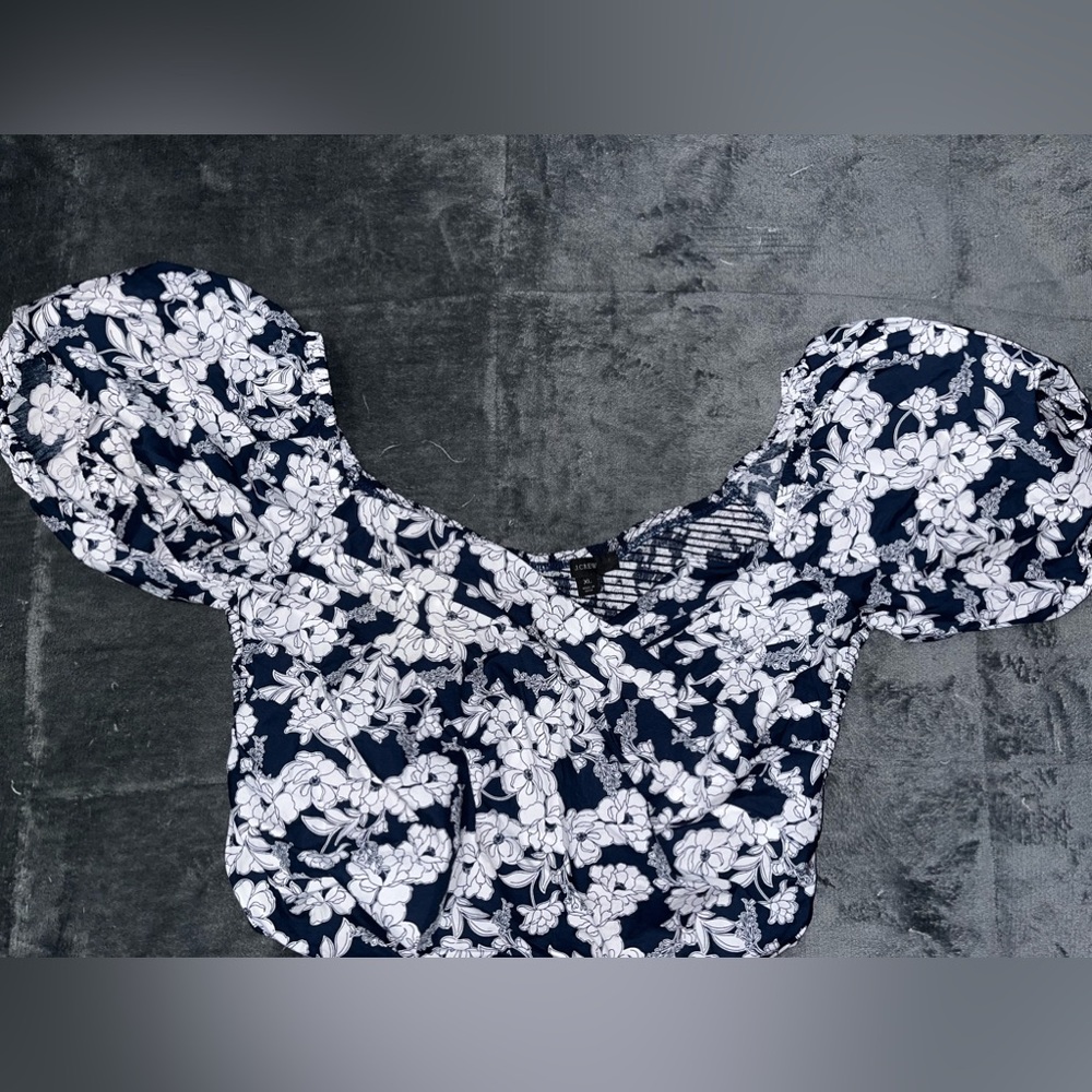 J. Crew puff sleeve top XL like new